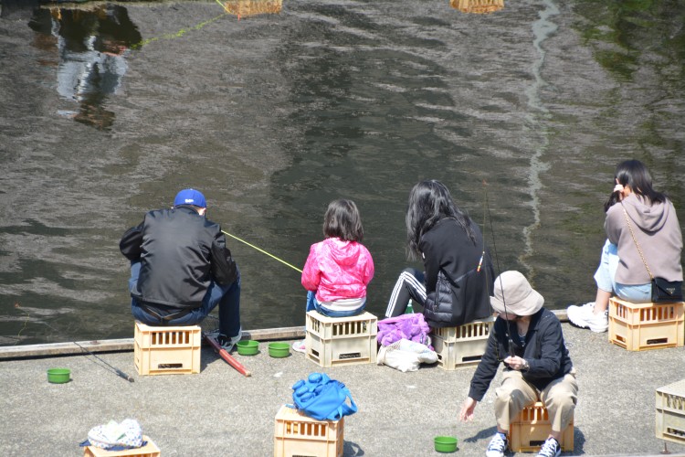 のんびり釣り堀も楽しもう